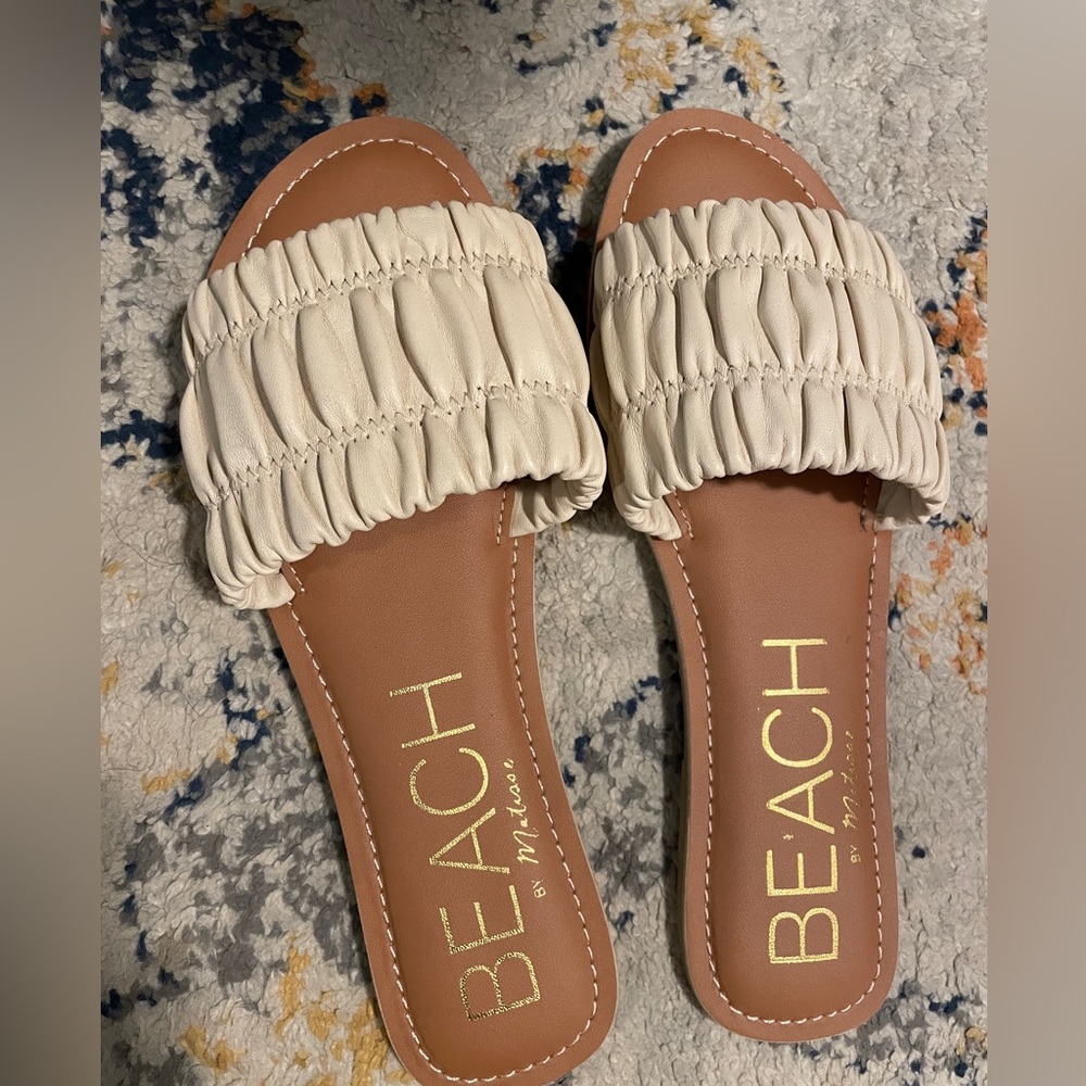 Size 9 beige